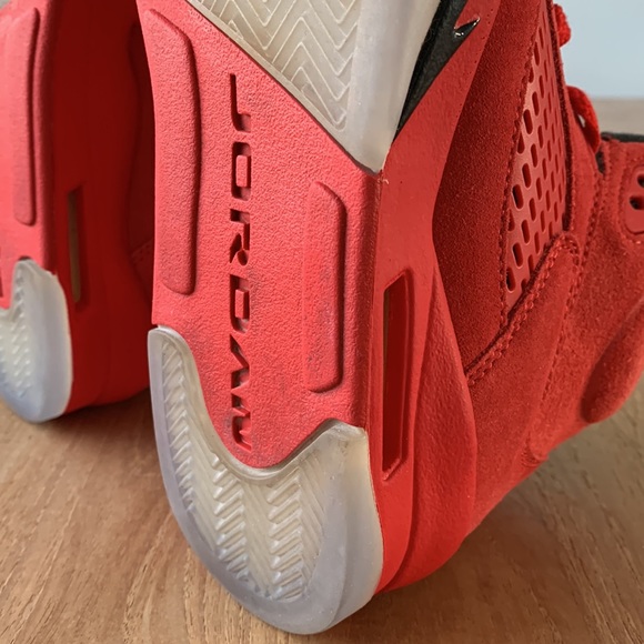 Jordan 5 Retro Red Suede GS - Picture 12 of 16